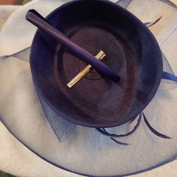 Navy Rhine stone fascinator - Picture 3 of 3